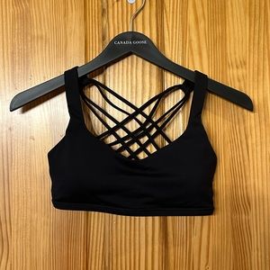 Lululemon Sz 6 Black Free to Be Bra, worn once